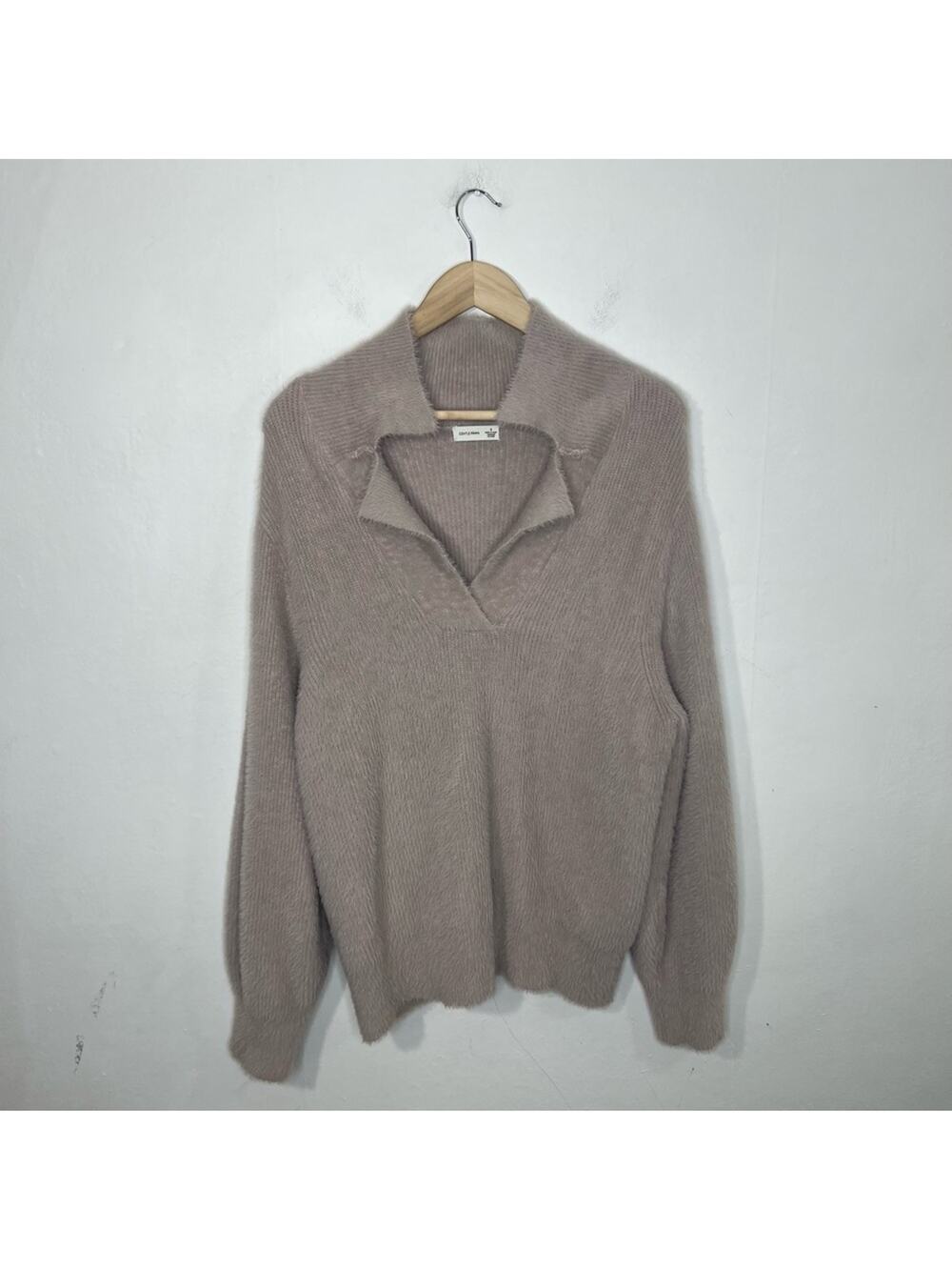 Gentle Fawn Fuzzy Collared V Neck Pullover Sweater Size Small